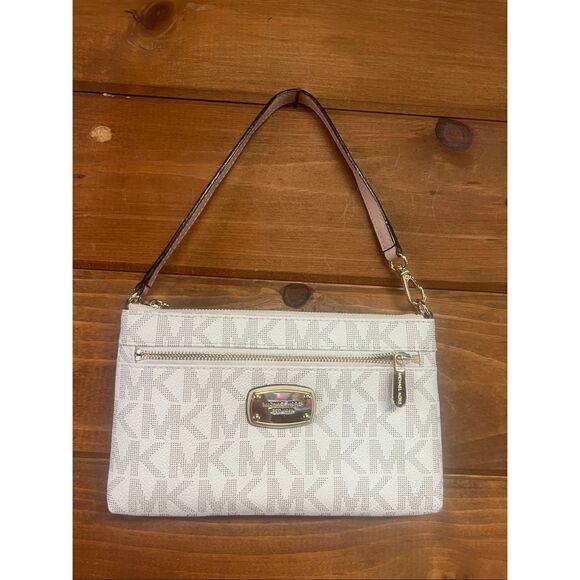 Michael Kors Jet Set Wristlet Beige with Gold Hardware - Picture 1 of 6